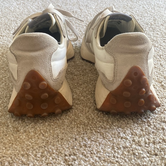 New Balance 327 Sneakers W9.5/M8 in Moonbeam & Grey - Picture 3 of 16